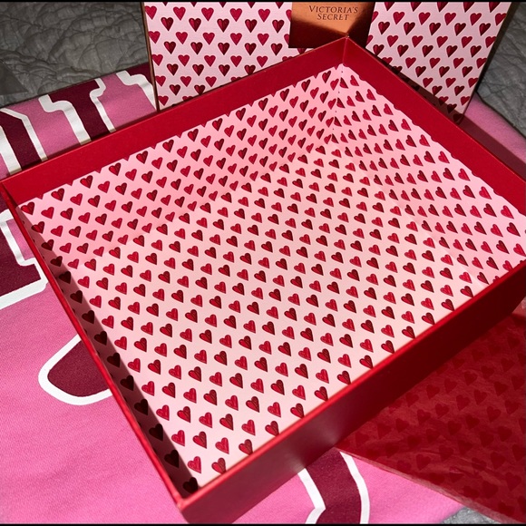 ♥️NWT VICTORIA’S SECRET BOX♥️ - Picture 11 of 12